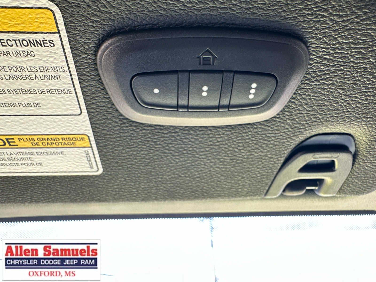 Used 2022 High Velocity Clearcoat Jeep Unlimited Sahara image 32