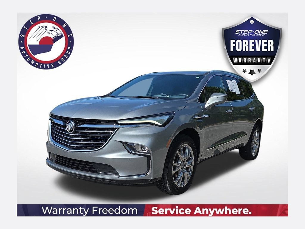 2024 Buick Enclave Essence's photo
