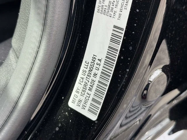 New 2027 Diamond Black Crystal Pearl-Coat Exterior Paint RAM Laramie image 37