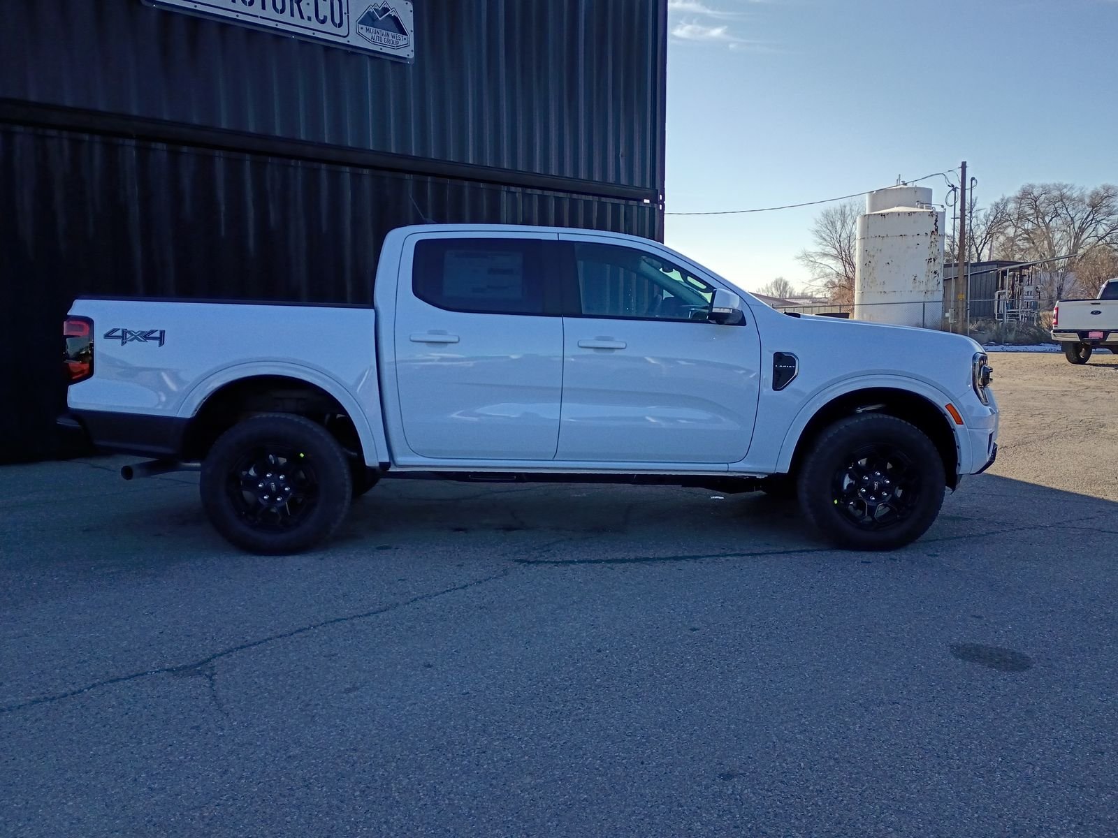 View vehicle photo 7