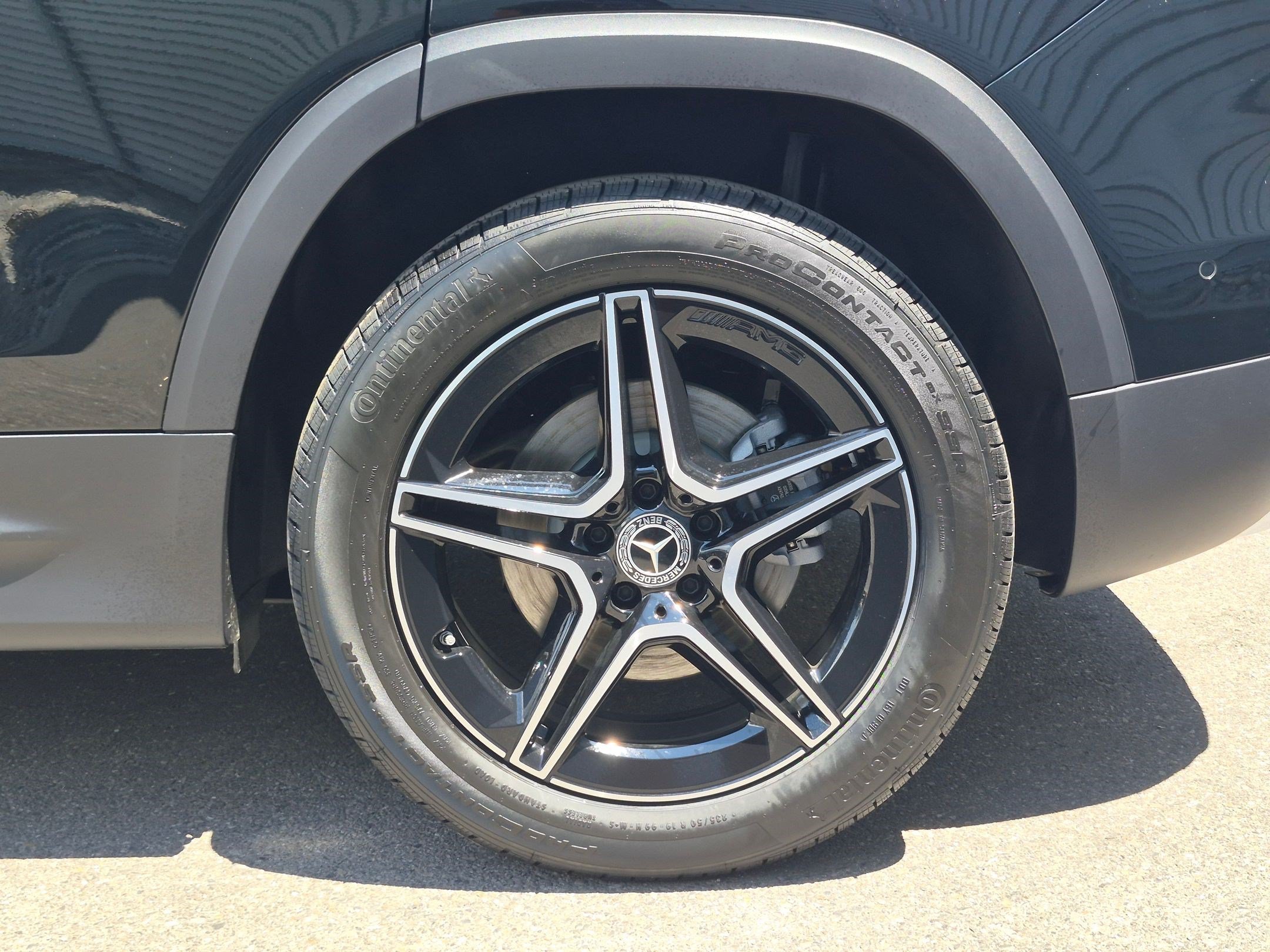 New 2026 Night Black Mercedes-Benz GLB 250 image 23