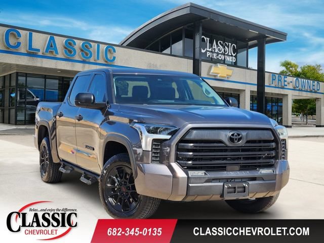 Used 2022 Gray Toyota SR5 image 1