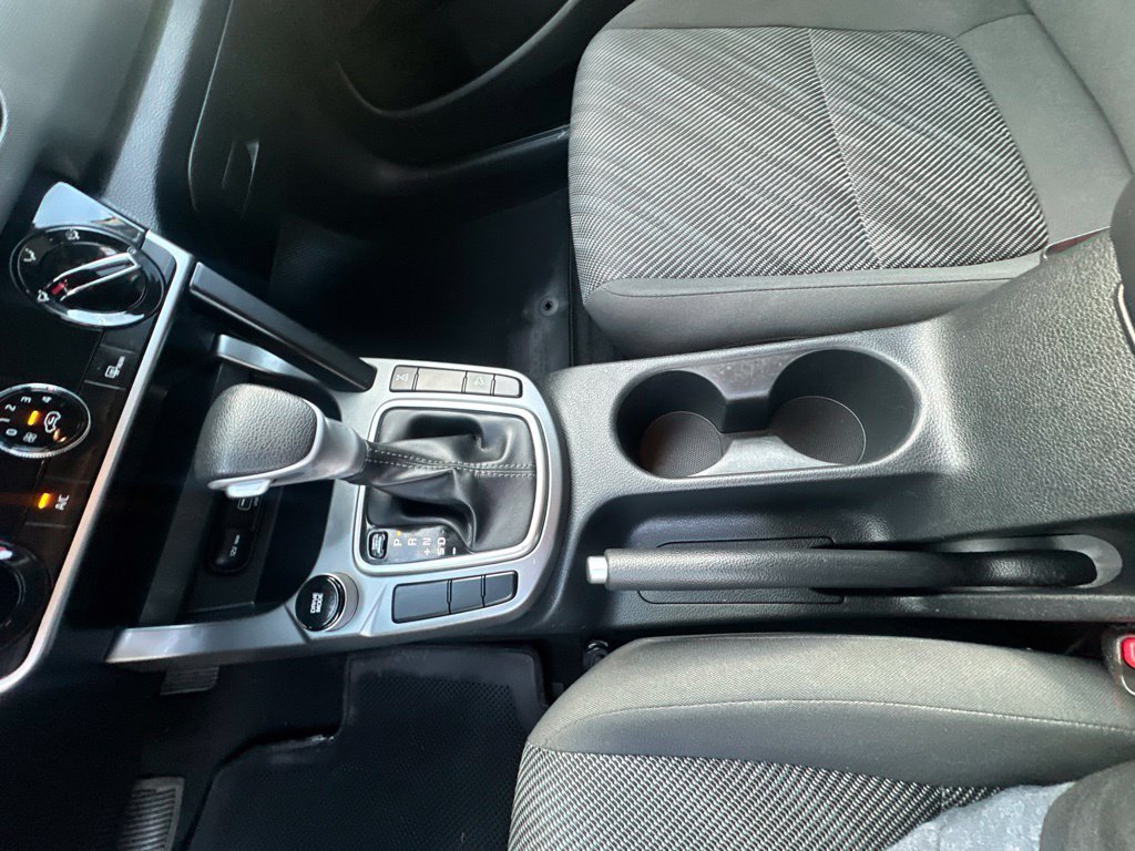 Used 2023 White Kia LX image 18