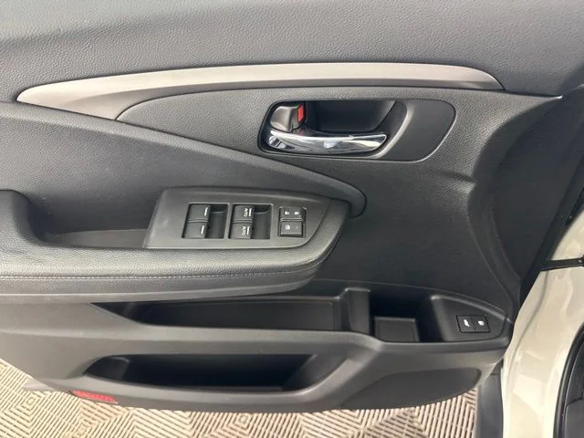 Used 2018 White Honda EX-L image 22
