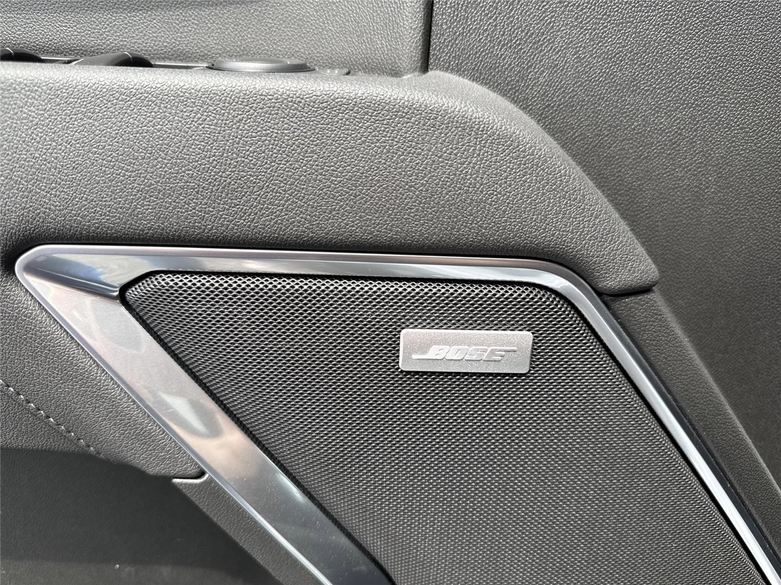 New 2026 Summit White GMC SLT image 30