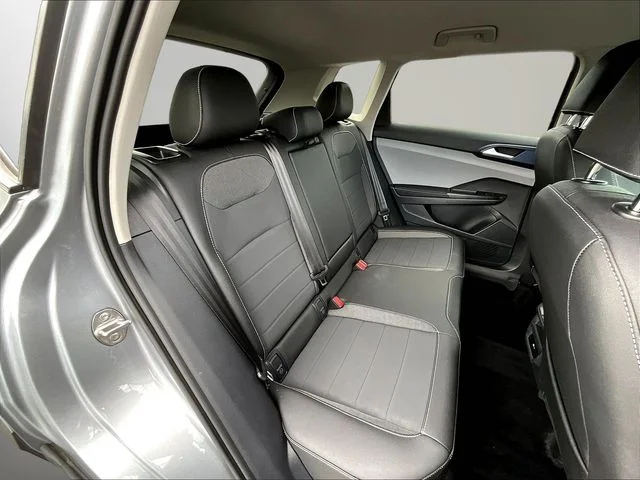 Used 2024 Silver Volkswagen 1.5T SE image 29