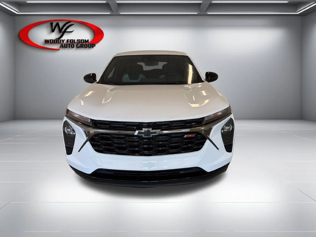 New 2026 Summit White Chevrolet 1RS image 2