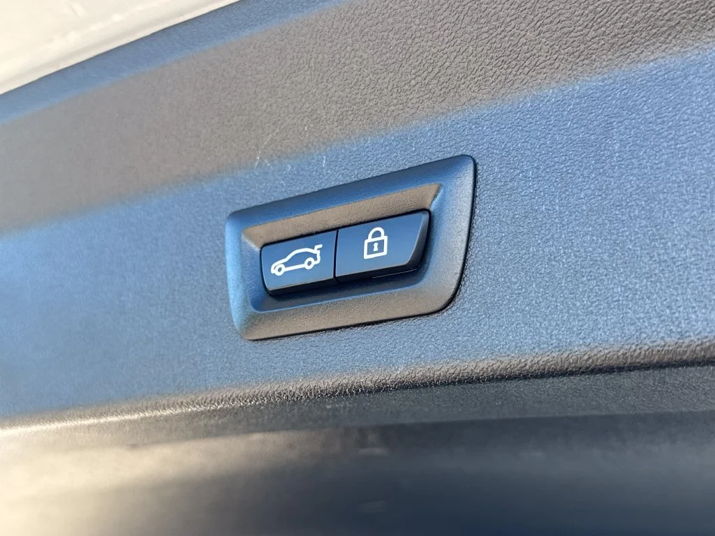 Used 2019 Silver BMW xDrive30i image 8