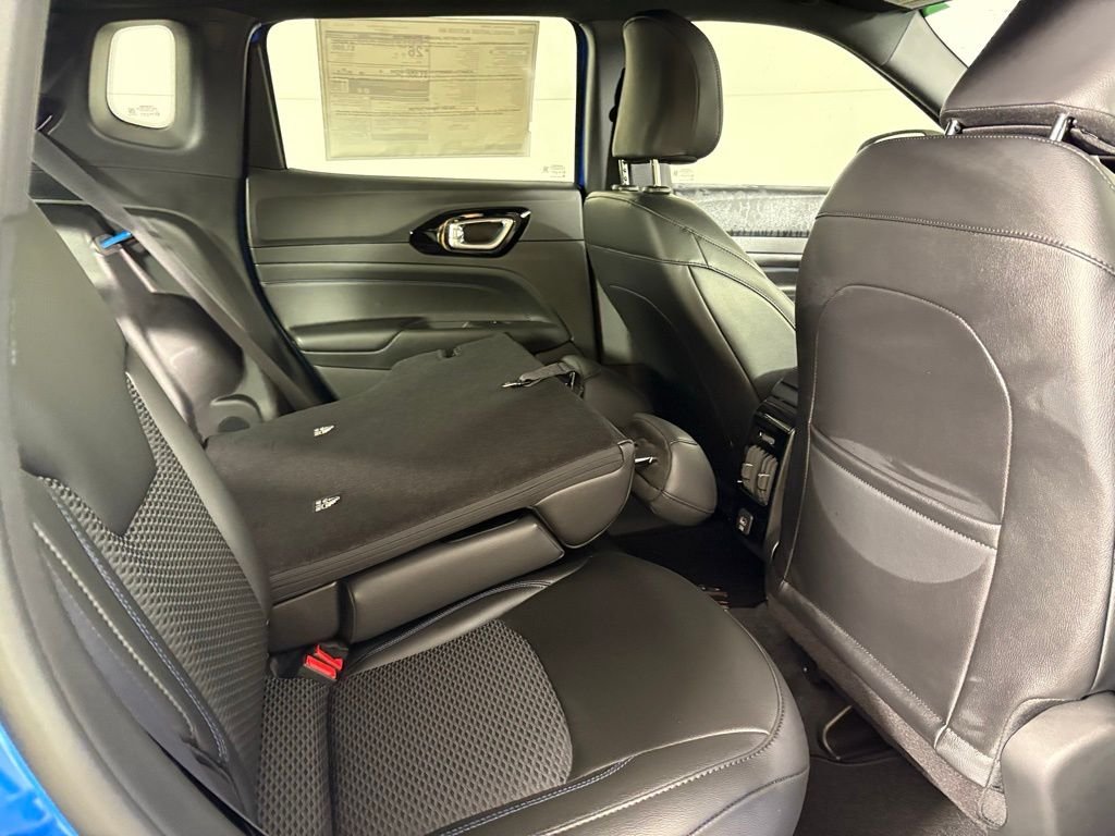 New 2026 Hydro Blue Pearlcoat Jeep Latitude image 14