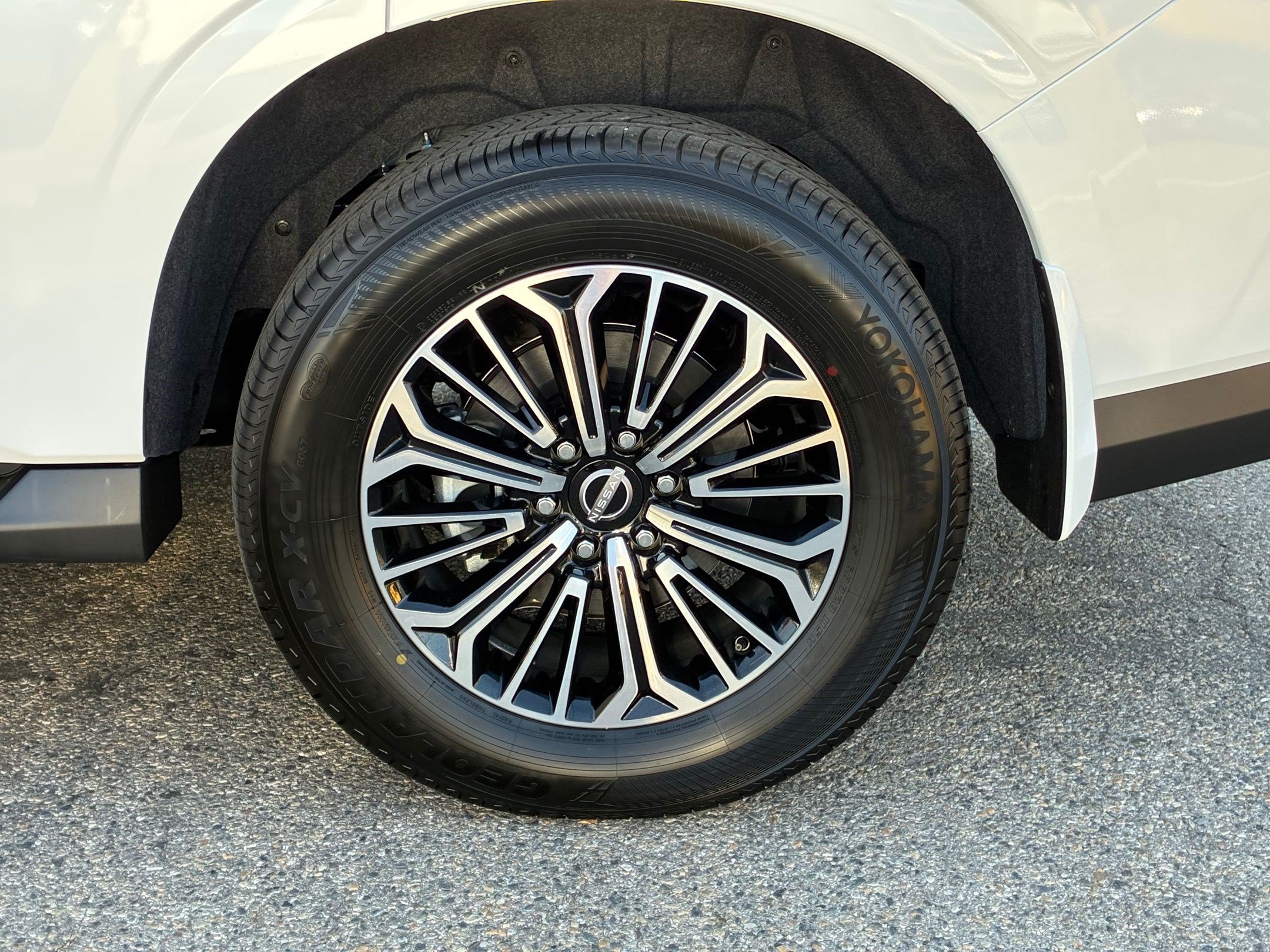 New 2026 Aspen White TriCoat Nissan SL image 25