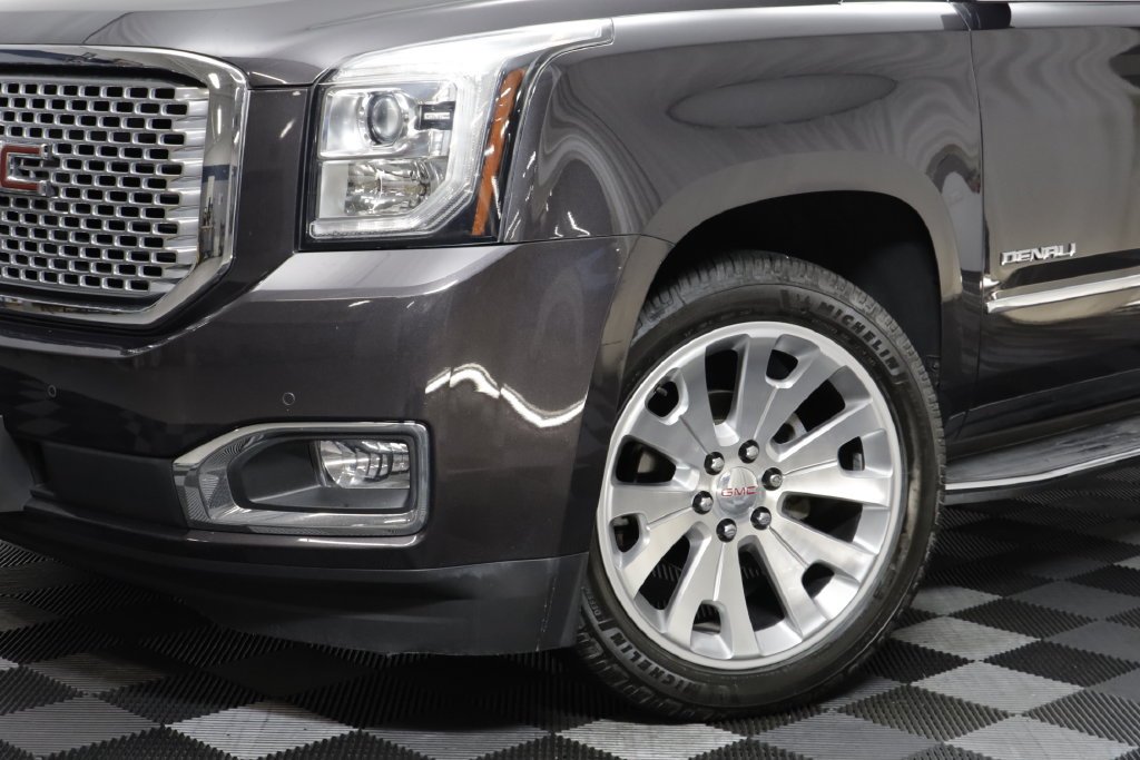 Used 2017 Silver GMC Denali image 3