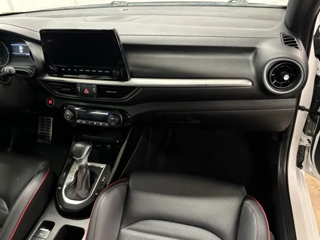 Used 2023 White Kia GT image 18
