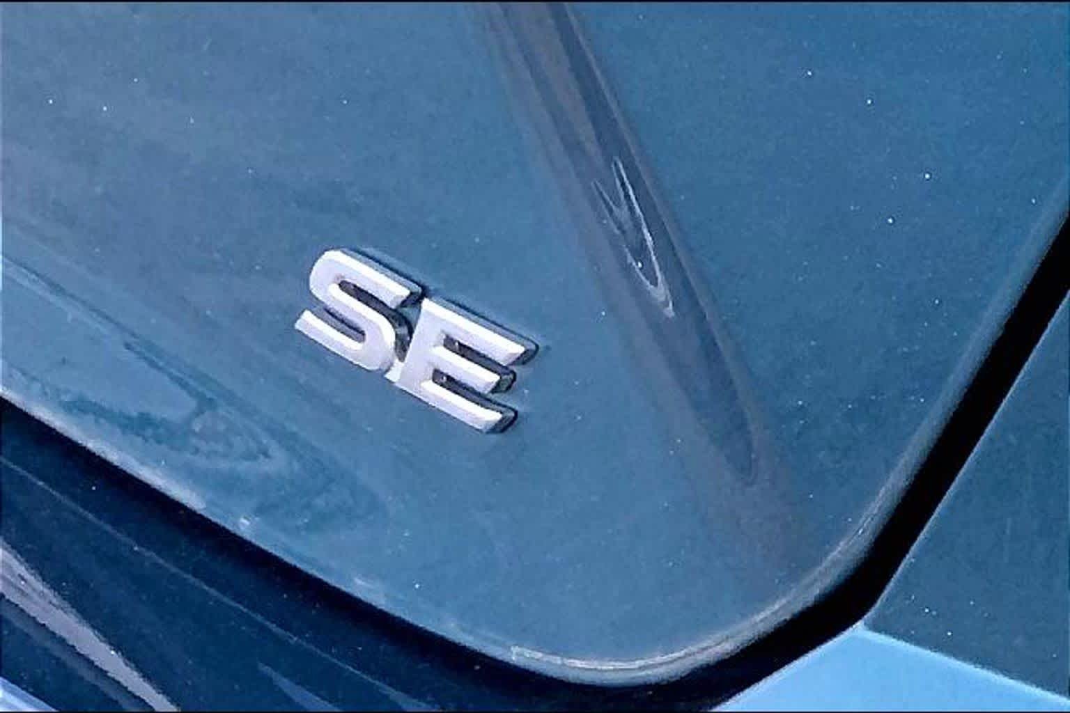 Used 2025 Ocean Gem Toyota SE image 30