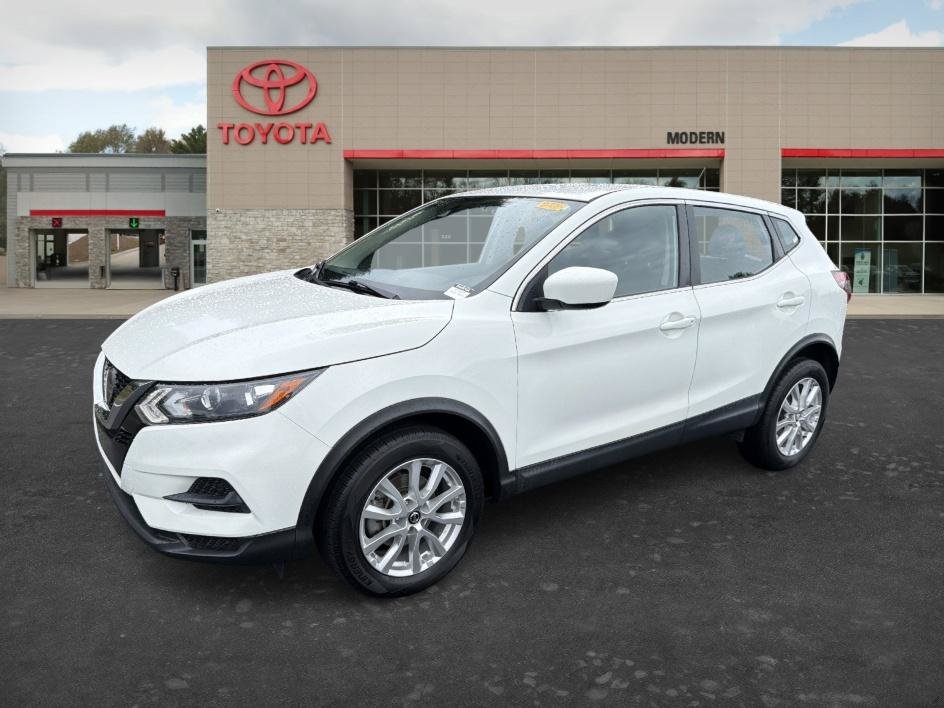 Used 2021 Glacier White Nissan S image 1