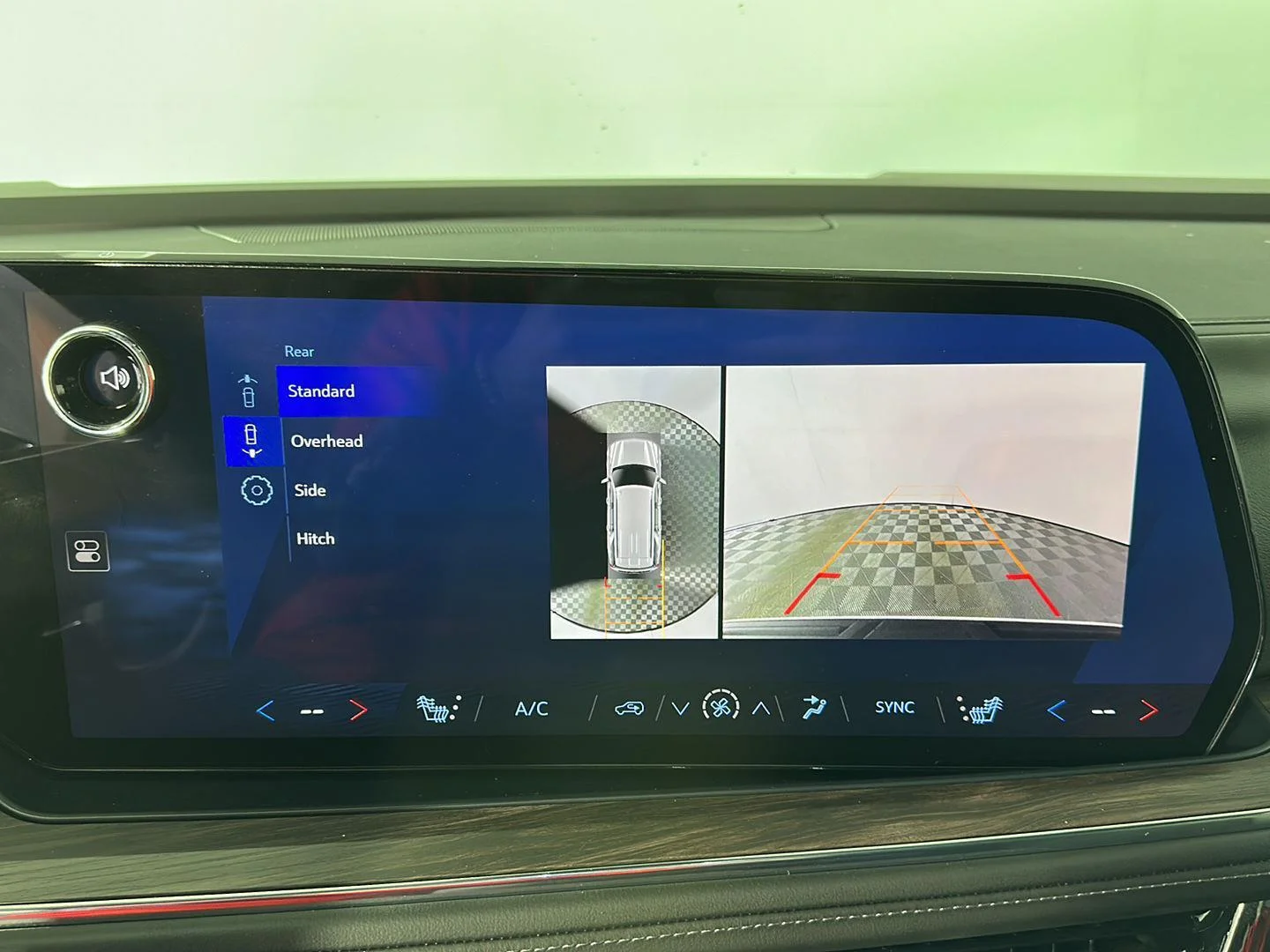 Used 2025 Iridescent Pearl Tricoat Chevrolet Z71 image 18
