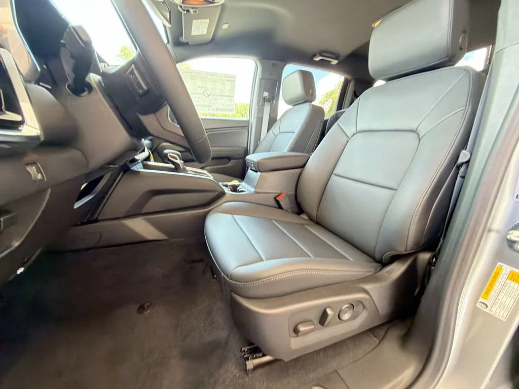 New 2026 Sterling Metallic GMC Elevation image 29
