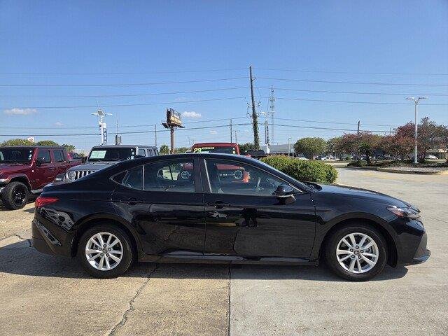 Used 2025 BLACK Toyota LE image 7