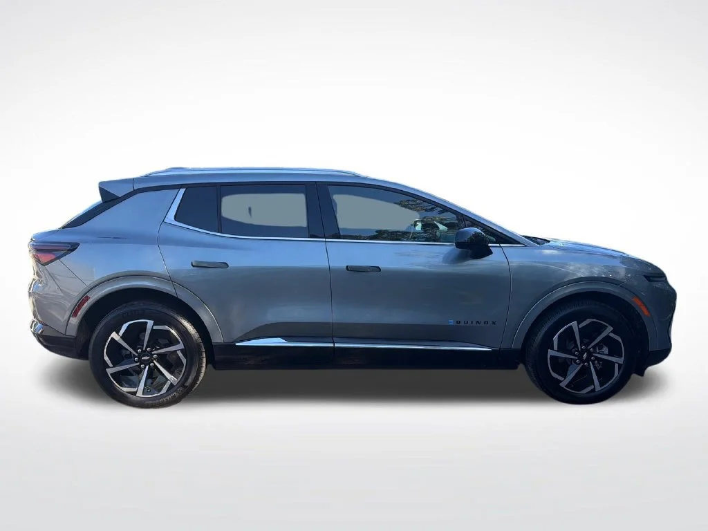 2024 Chevrolet Equinox EV LT - Photo 6