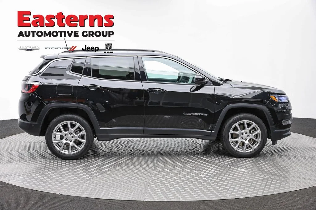 Certified Used 2024 Black Jeep Latitude Lux image 4