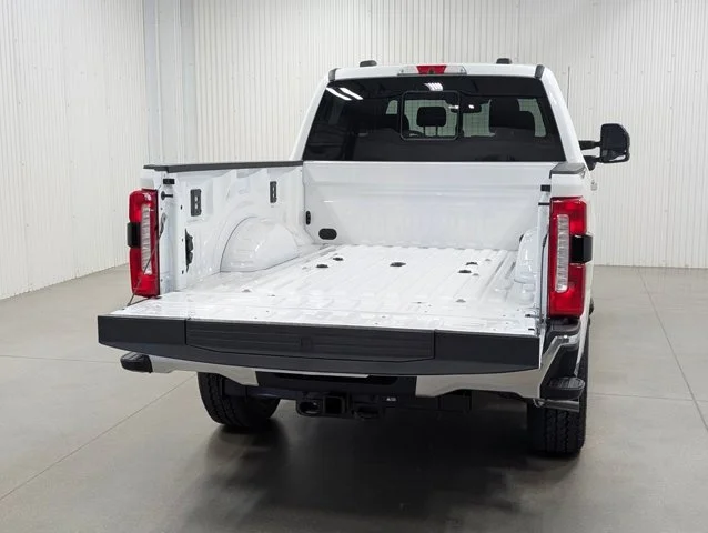 New 2026 Star White Metallic Tri-Coat Ford F-250® Lariat® image 68