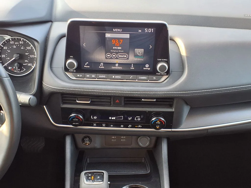 Used 2025 Silver Nissan SV image 29
