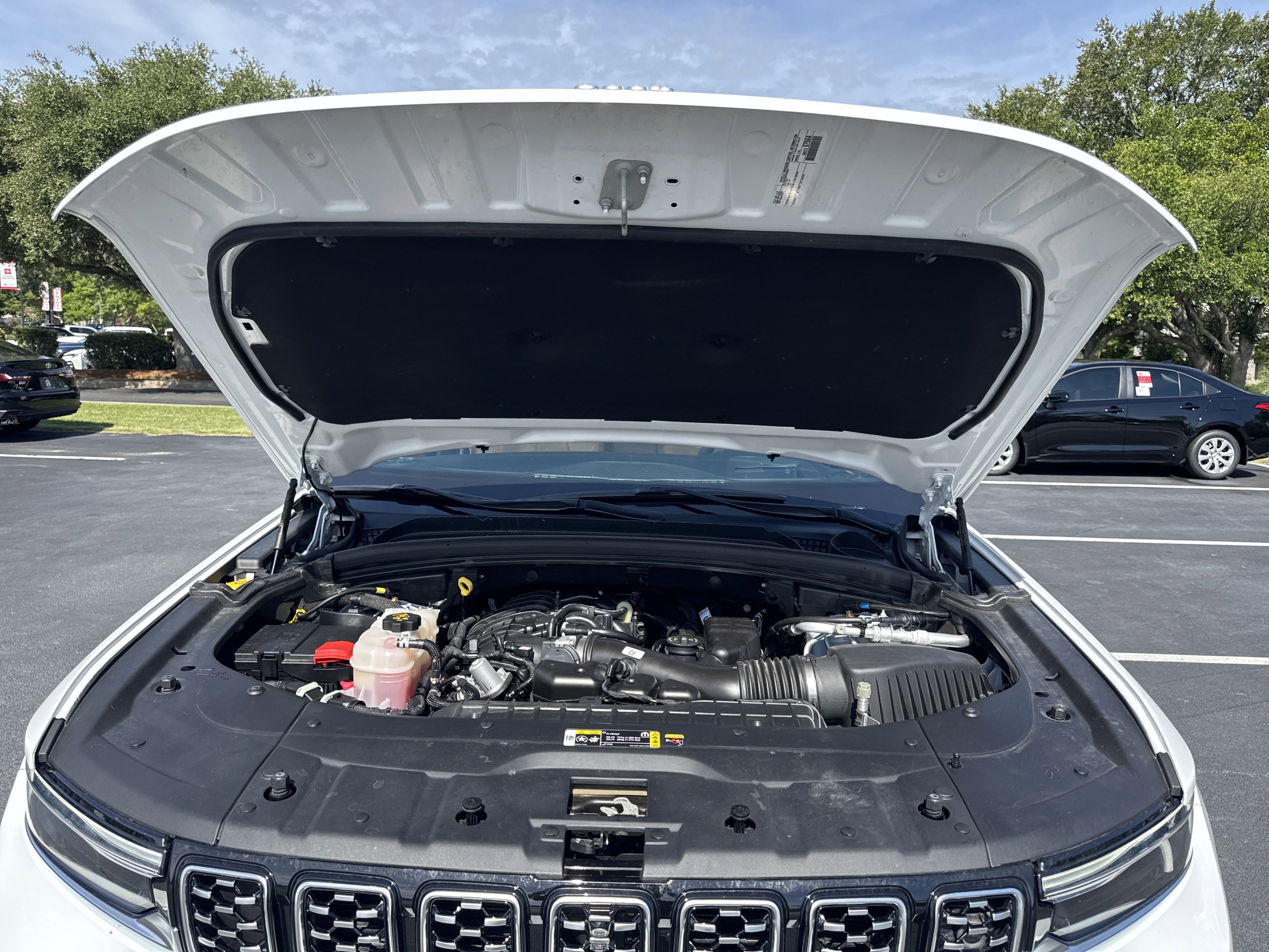 Used 2025 Bright White Clearcoat Jeep Summit image 46