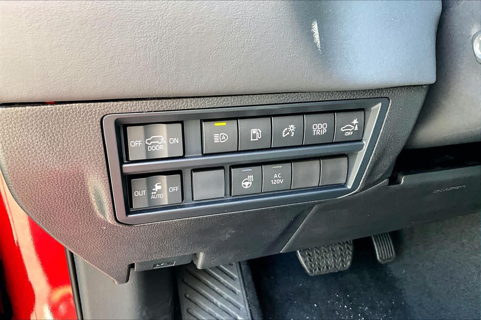 2026 Toyota Sequoia Platinum - Photo 18