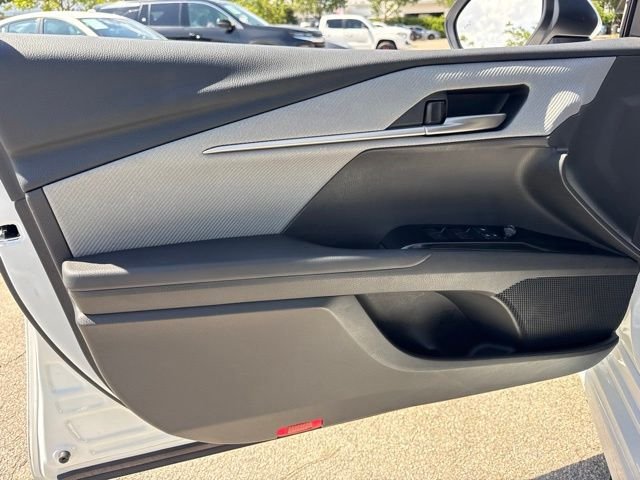 2025 Toyota Camry SE - Photo 30