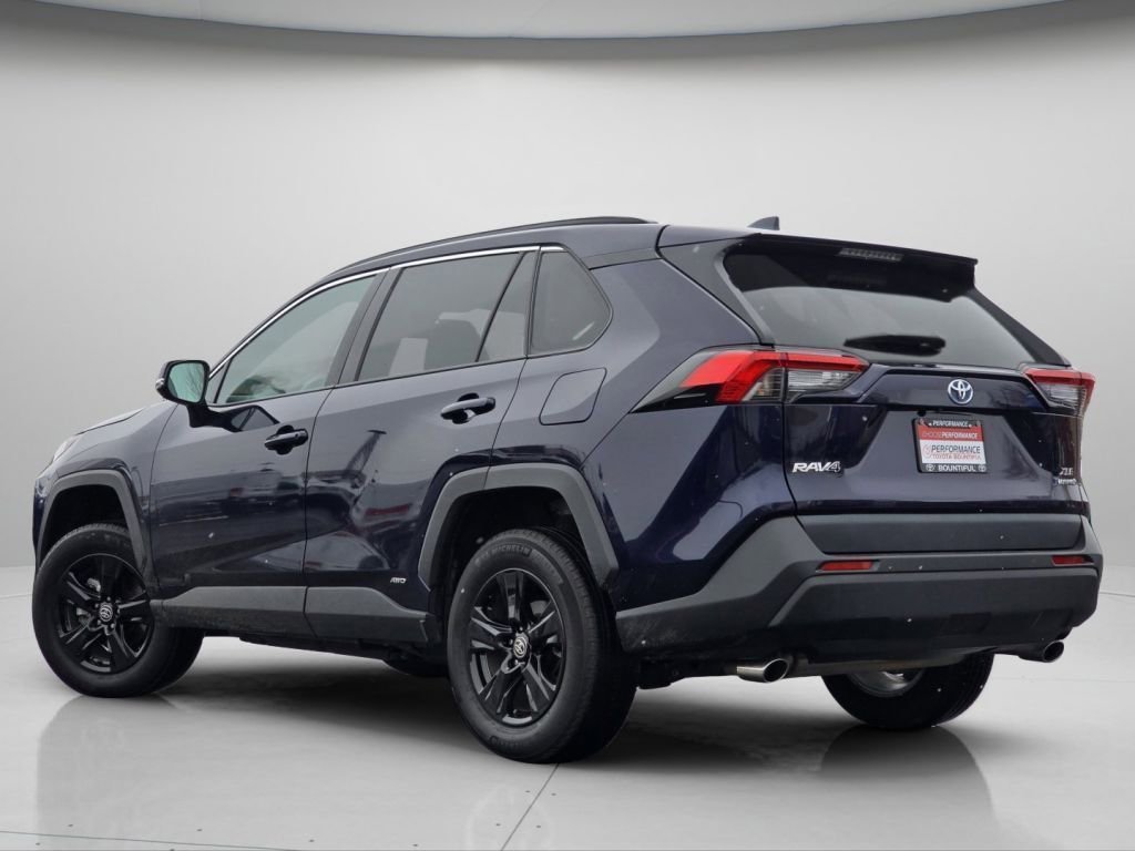 2024 Toyota RAV4 XLE - Photo 19