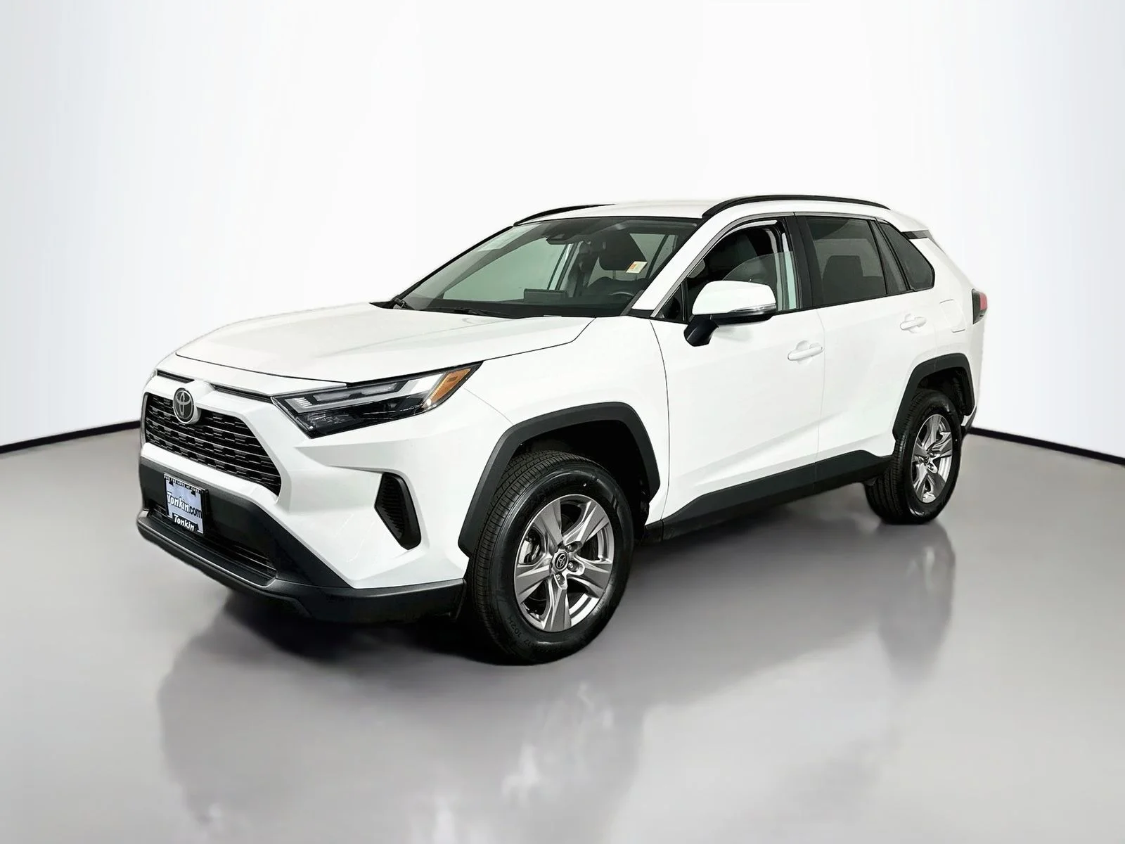 Used 2023 Ice Toyota XLE image 4
