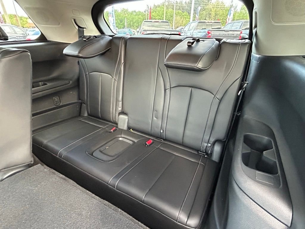 Used 2025 White INFINITI LUXE image 60