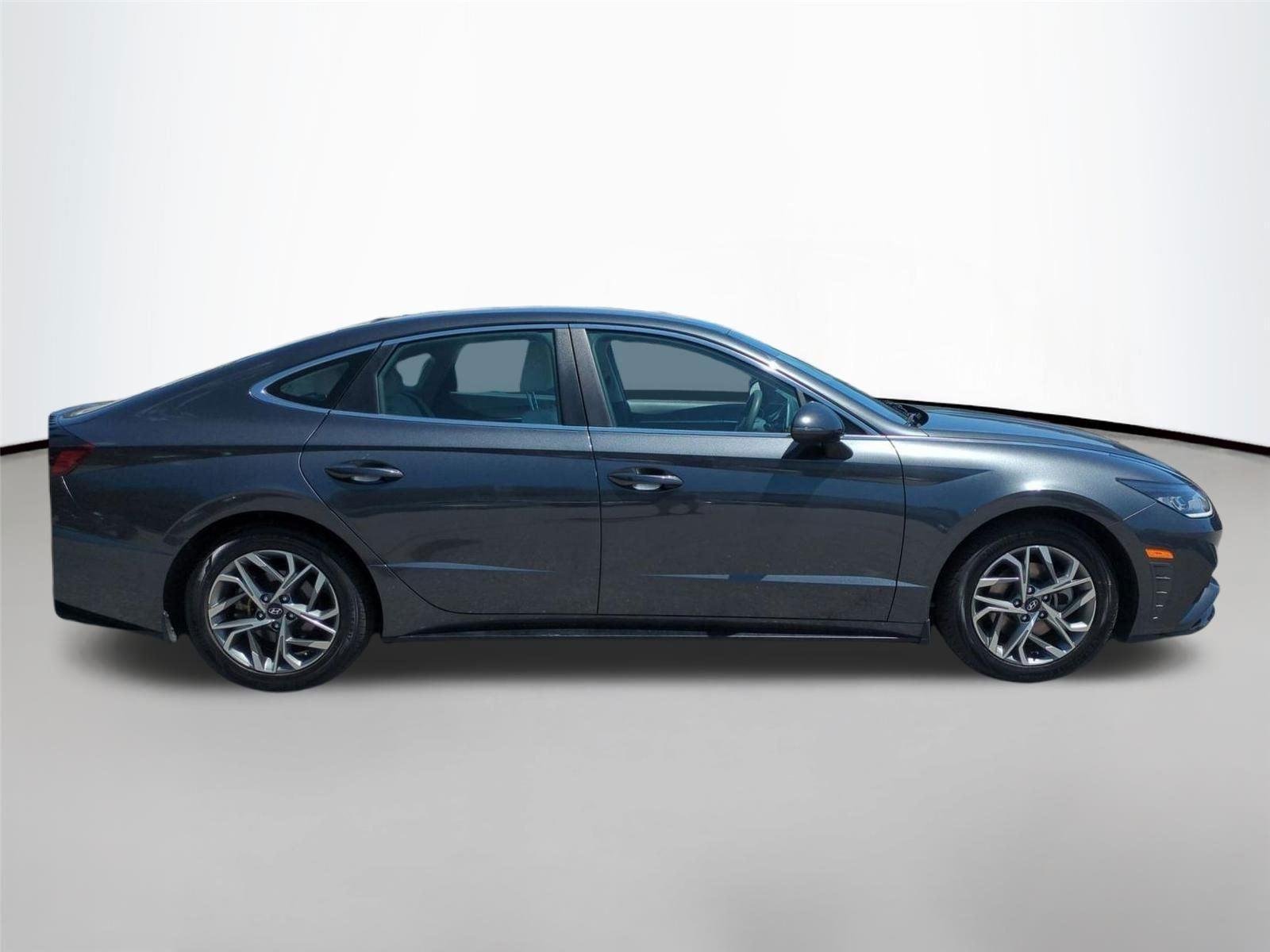 Used 2022 Portofino Gray Hyundai SEL image 6