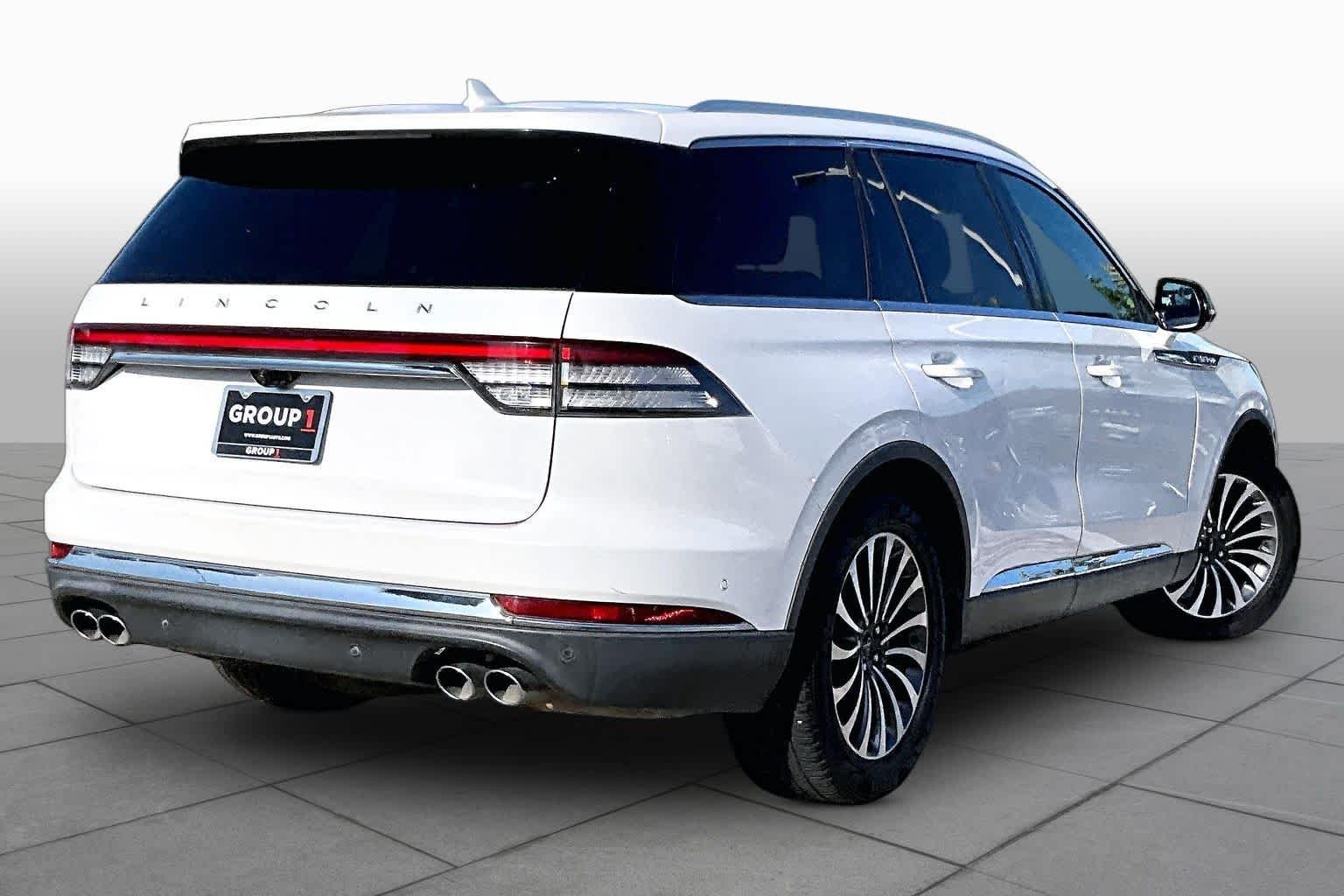 Used 2020 Pristine White Metallic Tri-Coat Lincoln Reserve image 12