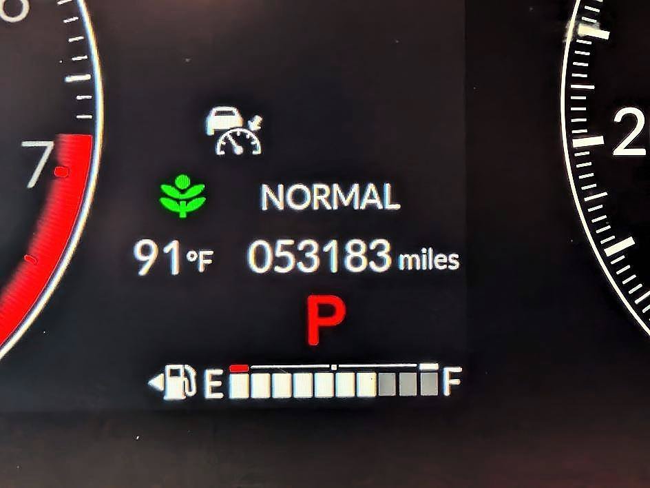 Used 2025 Solar Silver Metallic Honda EX-L image 16