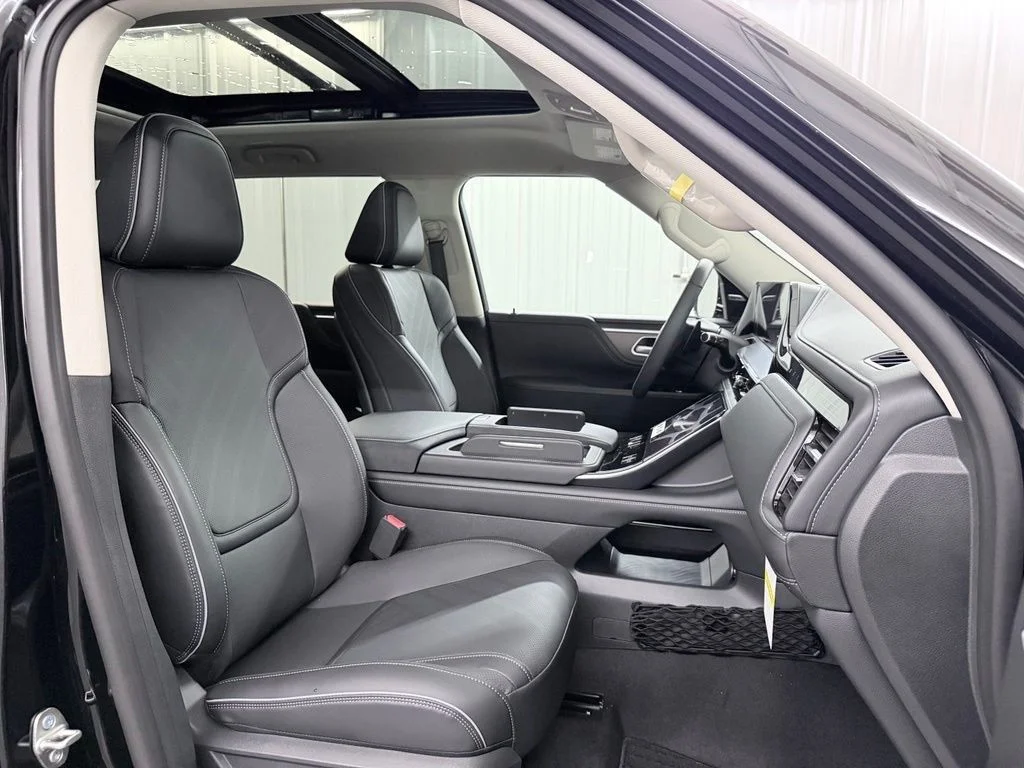 Used 2026 Black INFINITI LUXE image 50