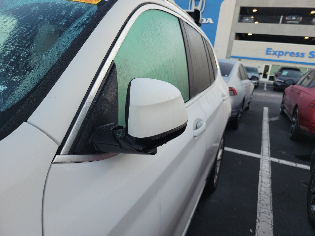 Used 2019 Alpine White BMW xDrive30i image 5