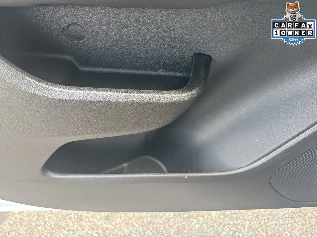 Used 2025 White Chevrolet LT image 32