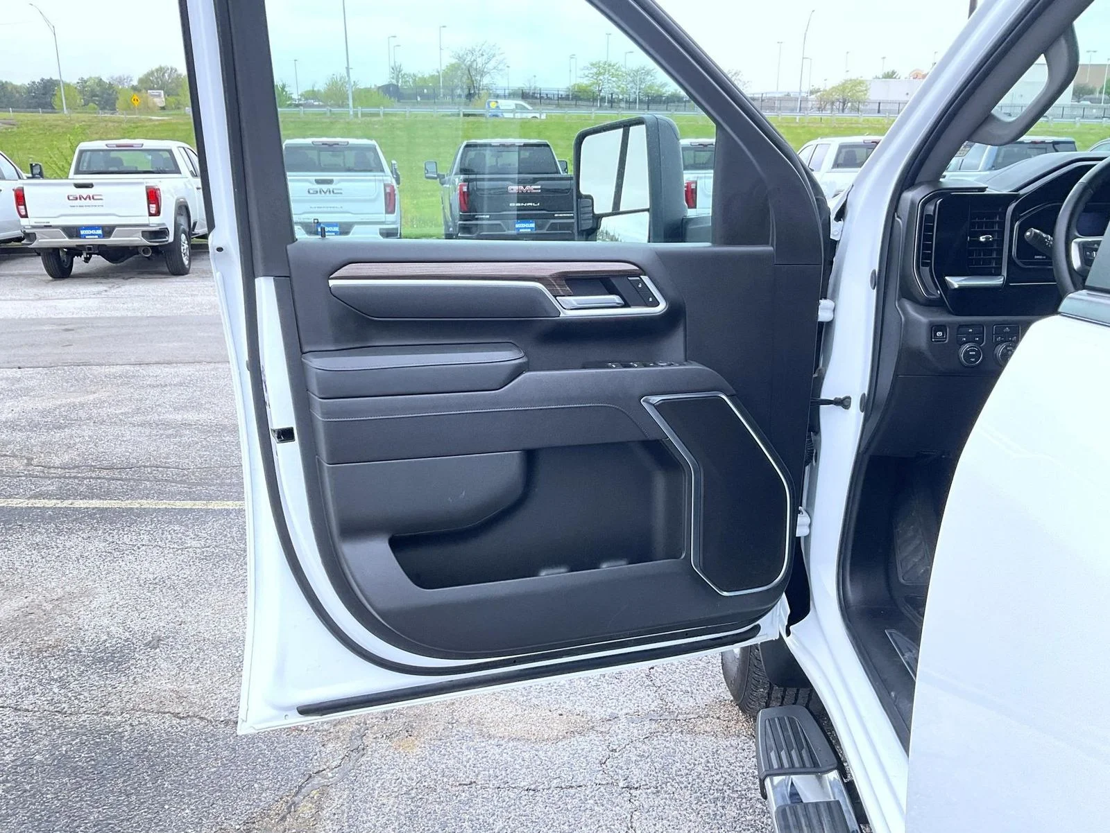 Certified Used 2025 White Chevrolet LT image 9
