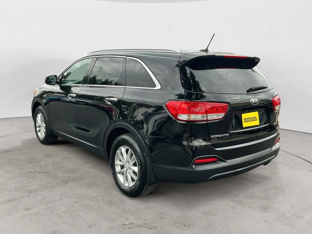 Used 2016 Black Kia LX image 7