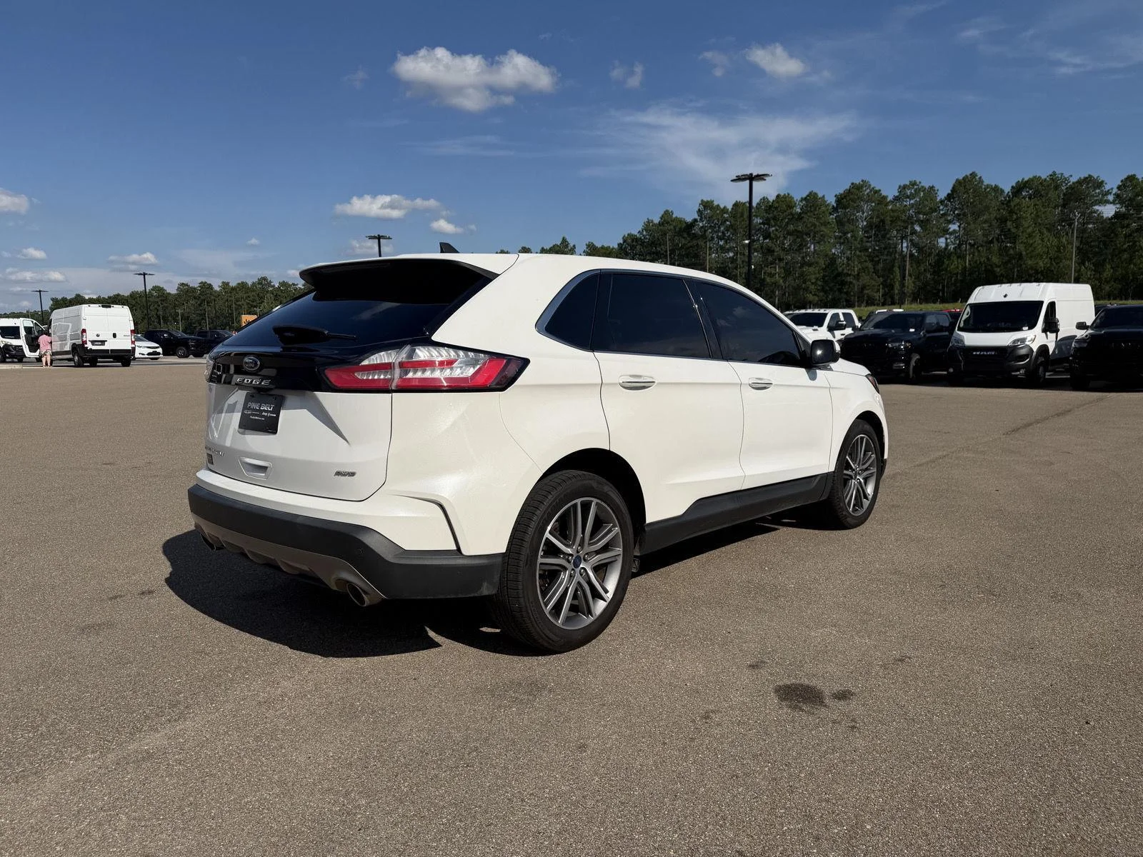 Used 2022 Star White Metallic Tri-Coat Ford Titanium image 6