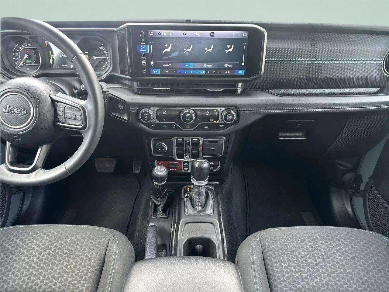 Used 2024 Anvil Clear Coat Jeep Rubicon image 19