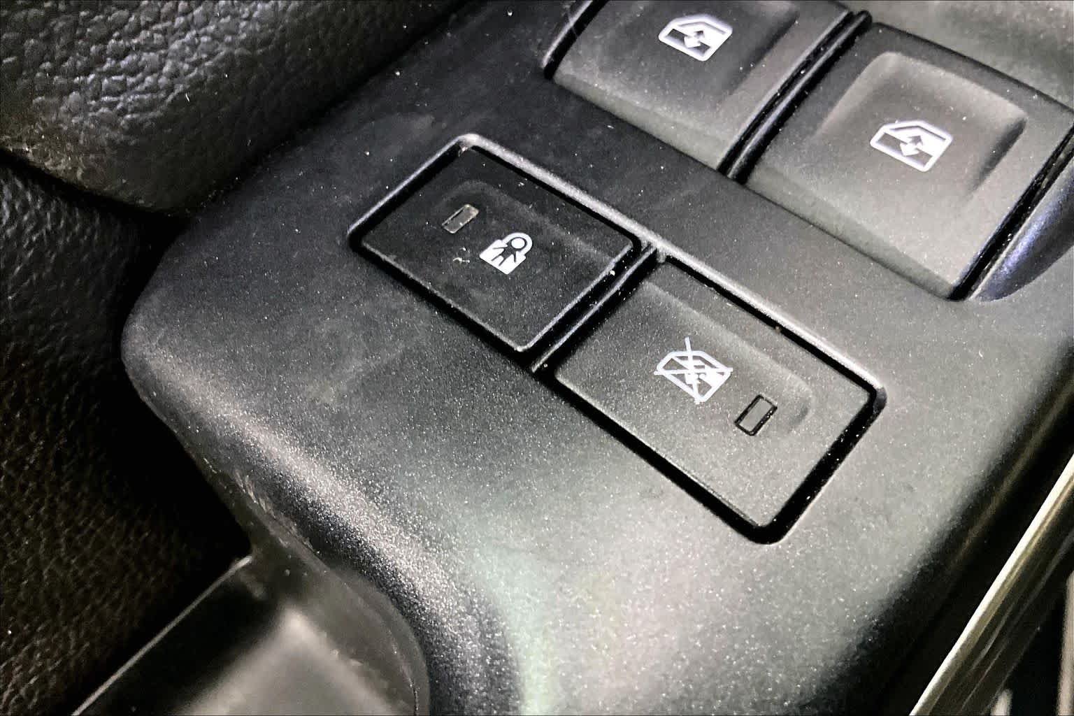 Used 2018 Graphite Metallic Chevrolet LT image 34
