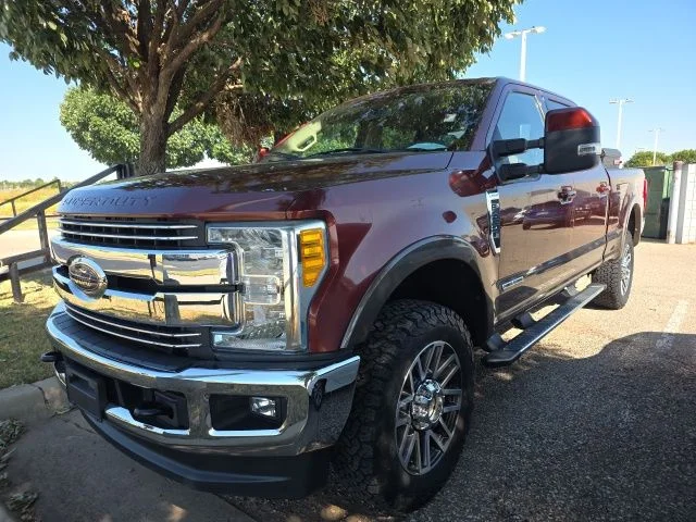 Used 2017  Ford Lariat image 3
