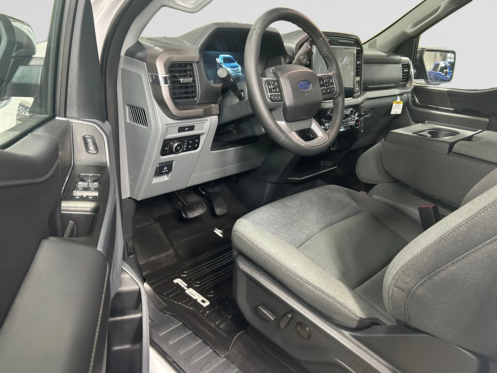 New 2026 Oxford White Ford XLT image 12