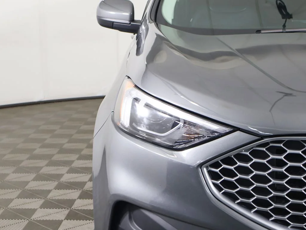 Used 2024 Gray Ford SEL image 13