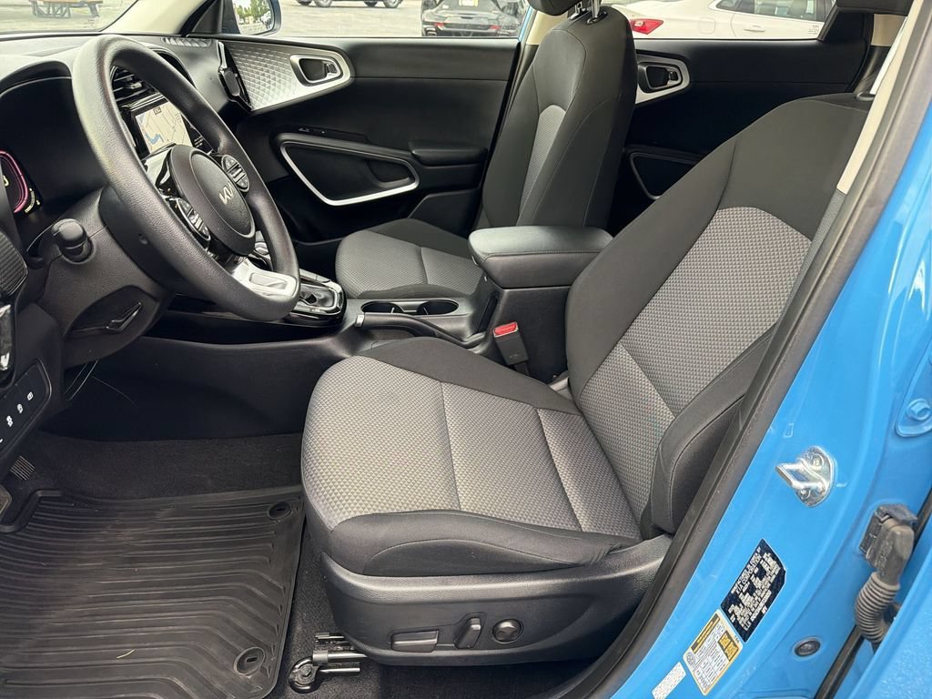 2024 Kia Soul S - Photo 19