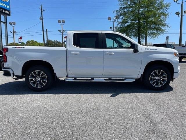Used 2025 Summit White Chevrolet RST image 34