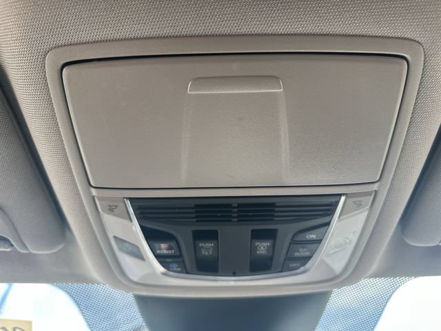 Used 2023 Silver Acura w/Technology Package image 40