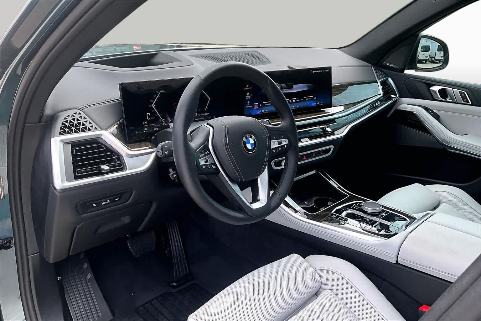 Used 2025 Blue Ridge Mountain Metallic BMW sDrive40i image 16