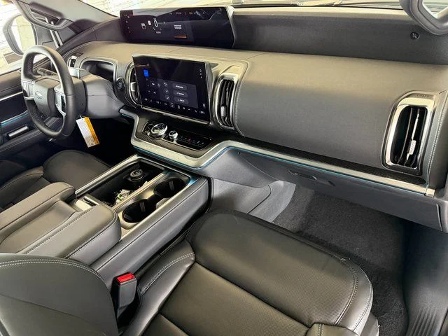 New 2027 Star White Metallic Tri-Coat Ford Platinum image 9